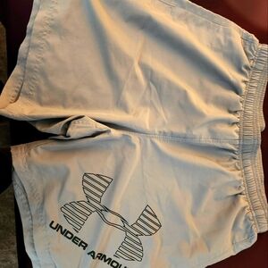 4 shorts size L